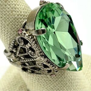 Sorrelli Crystal Green Teardrop Band Ring